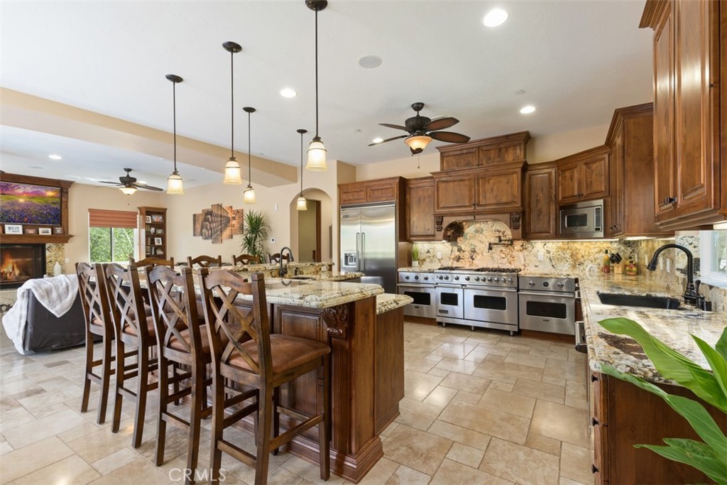 21128 Via Los Laureles Property Photo 16