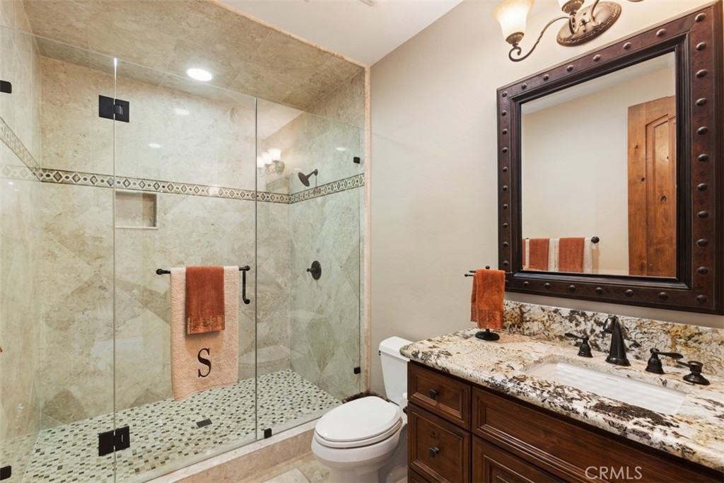 21128 Via Los Laureles Property Photo 27