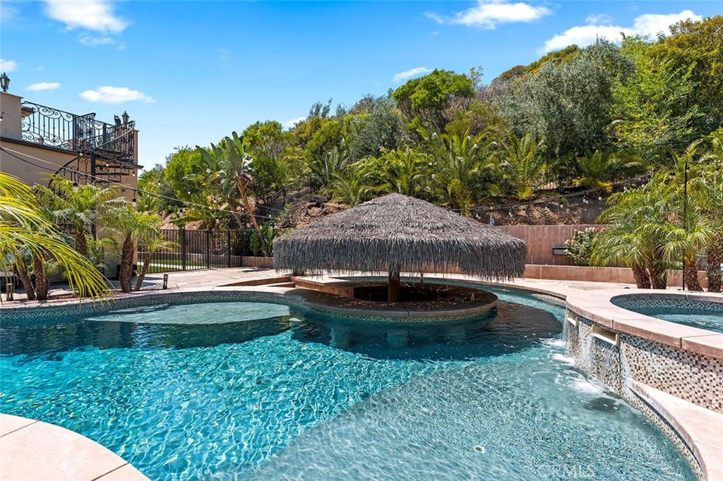 21128 Via Los Laureles Property Photo 43