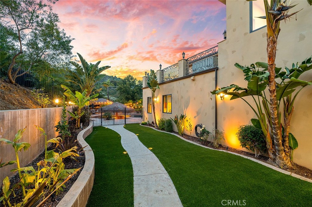 21128 Via Los Laureles Property Photo 45