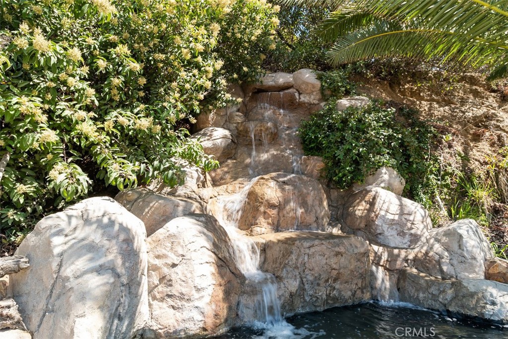 21128 Via Los Laureles Property Photo 54