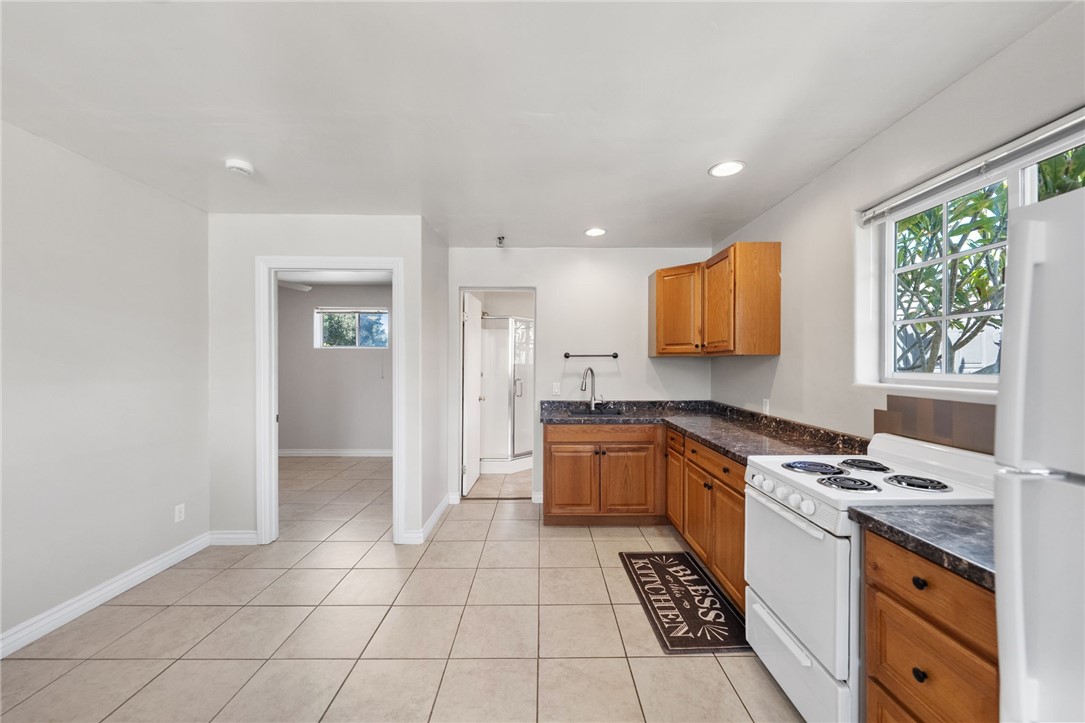 2713 E Mission Property Photo 29