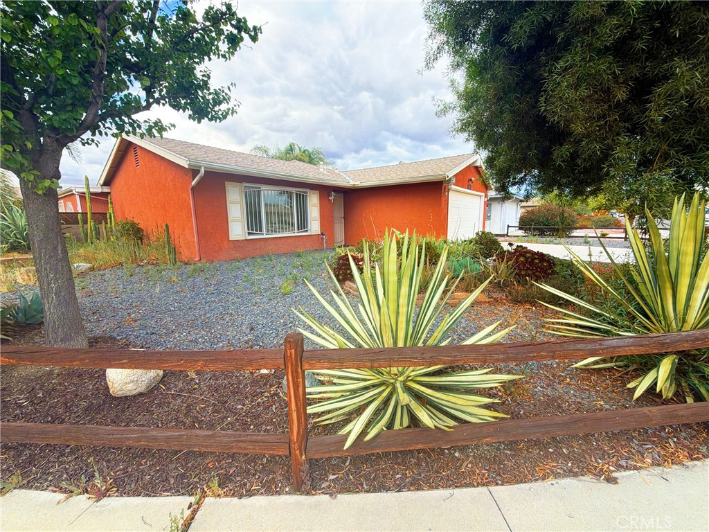 2410 El Toro Property Photo 2
