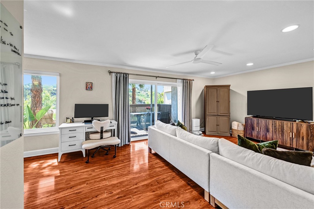 8640 Via Mallorca B Property Photo 3