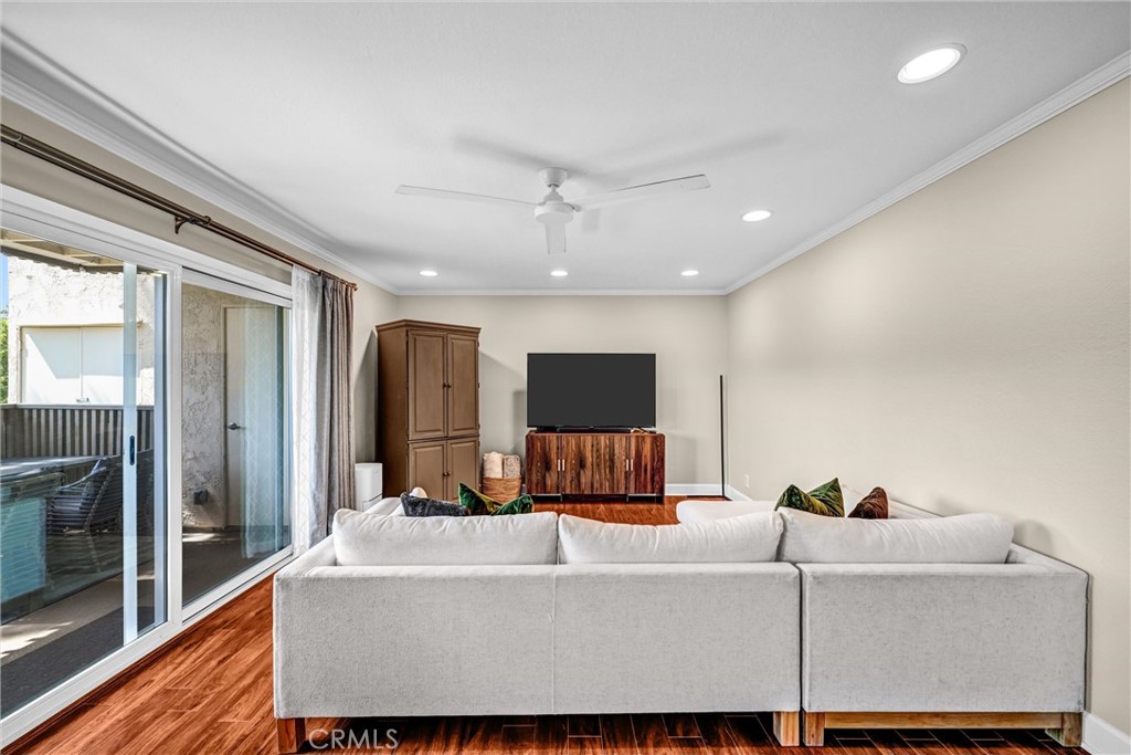 8640 Via Mallorca B Property Photo 4
