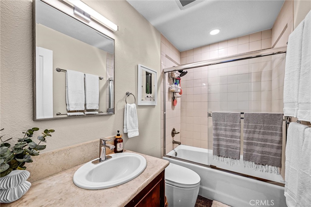8640 Via Mallorca B Property Photo 16