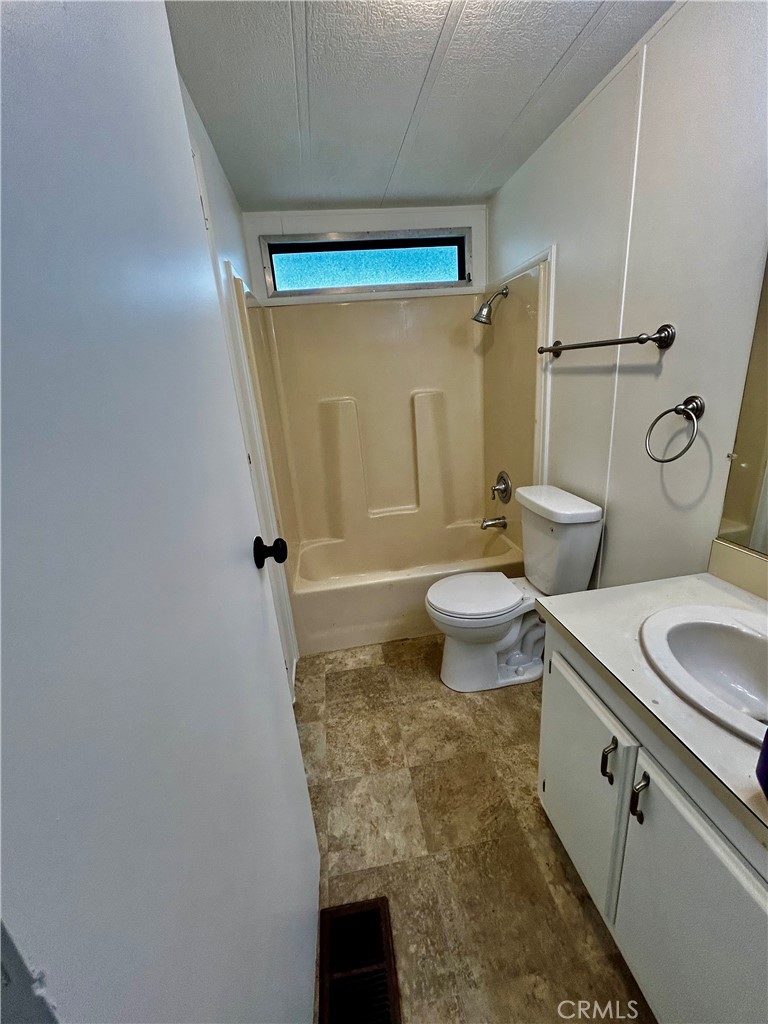 1536 S State Street 170 Property Photo 10