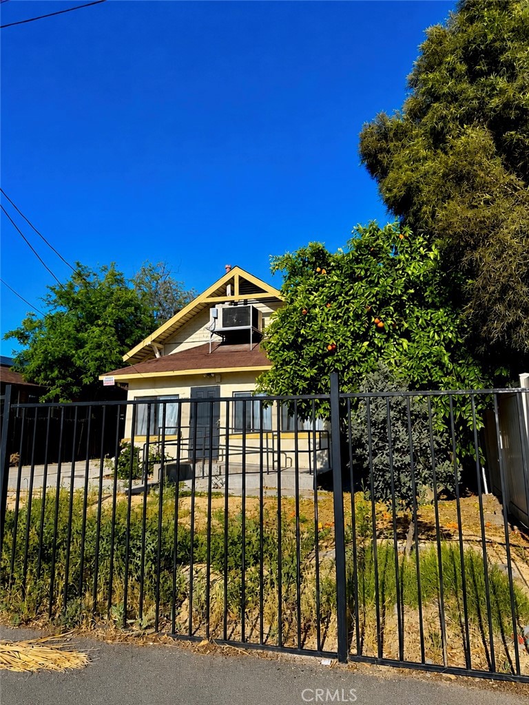 25808 Columbia Property Photo 1