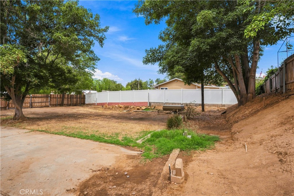 1340 E Fallbrook Street Property Photo 22