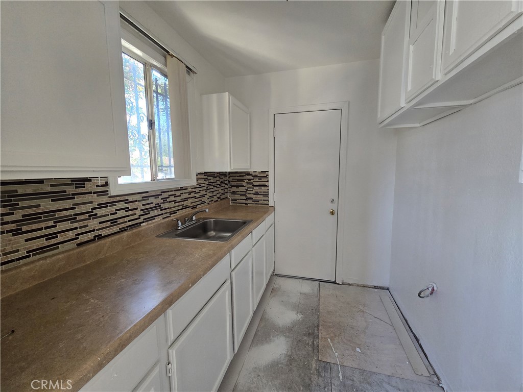 1914 Locust Property Photo 5