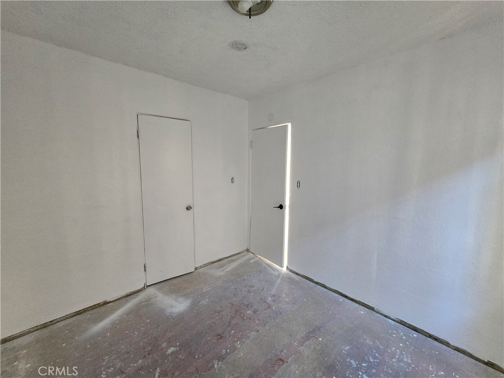 1914 Locust Property Photo 8