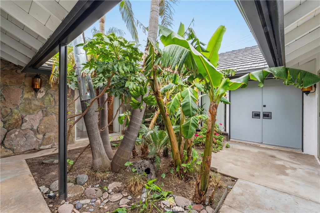 5094 Mariposa Property Photo 4