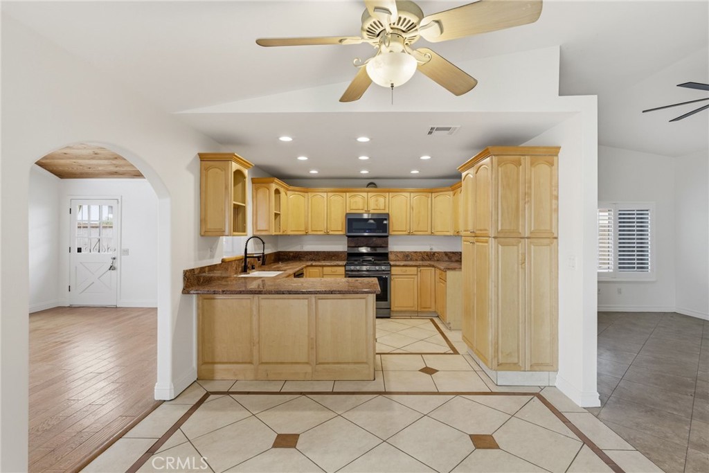 29628 Squaw Valley Drive Property Photo 7