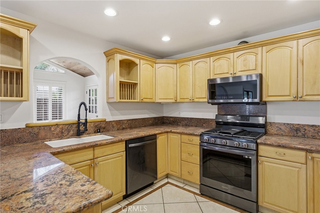 29628 Squaw Valley Drive Property Photo 9