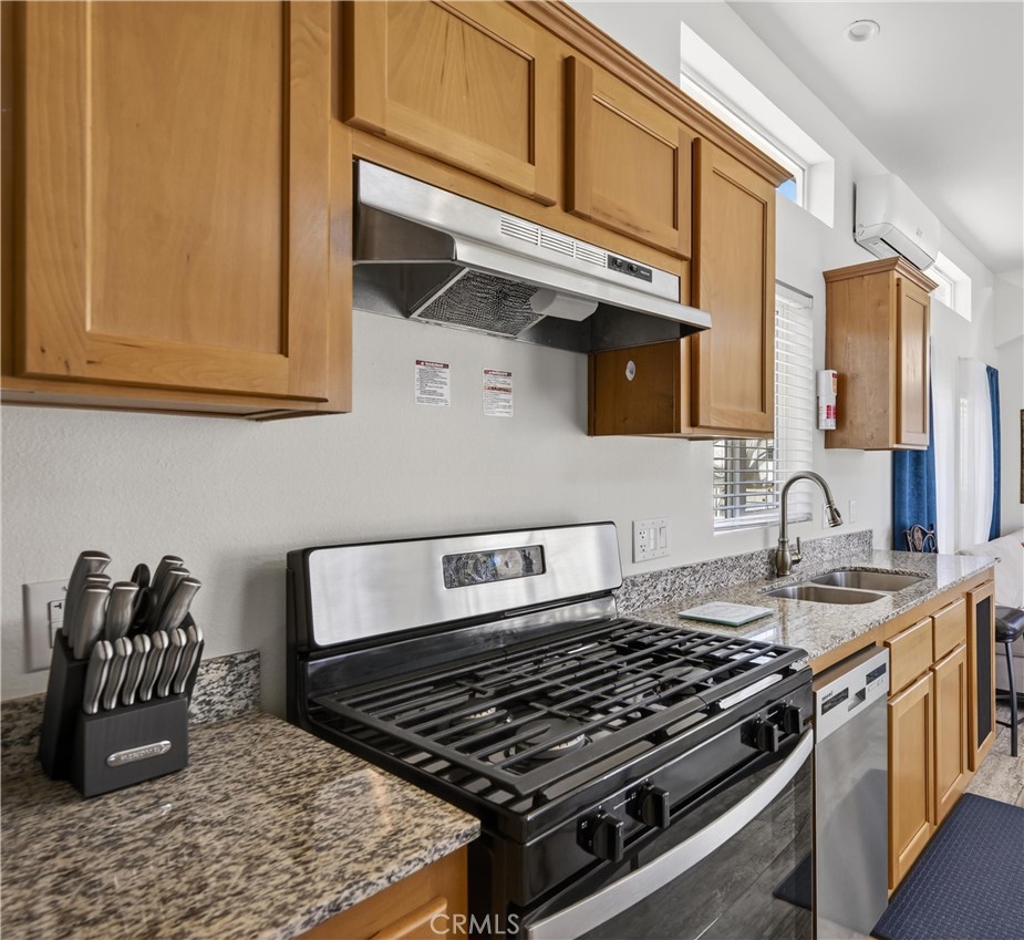 910 Deerwood Property Photo 4