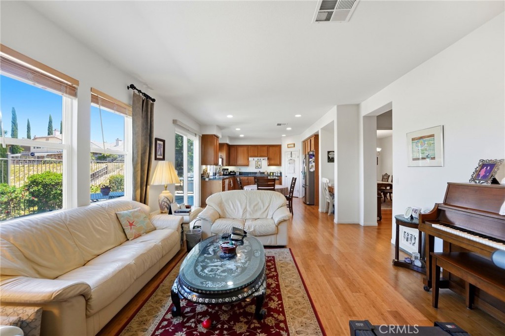33882 Flora Springs Property Photo 7