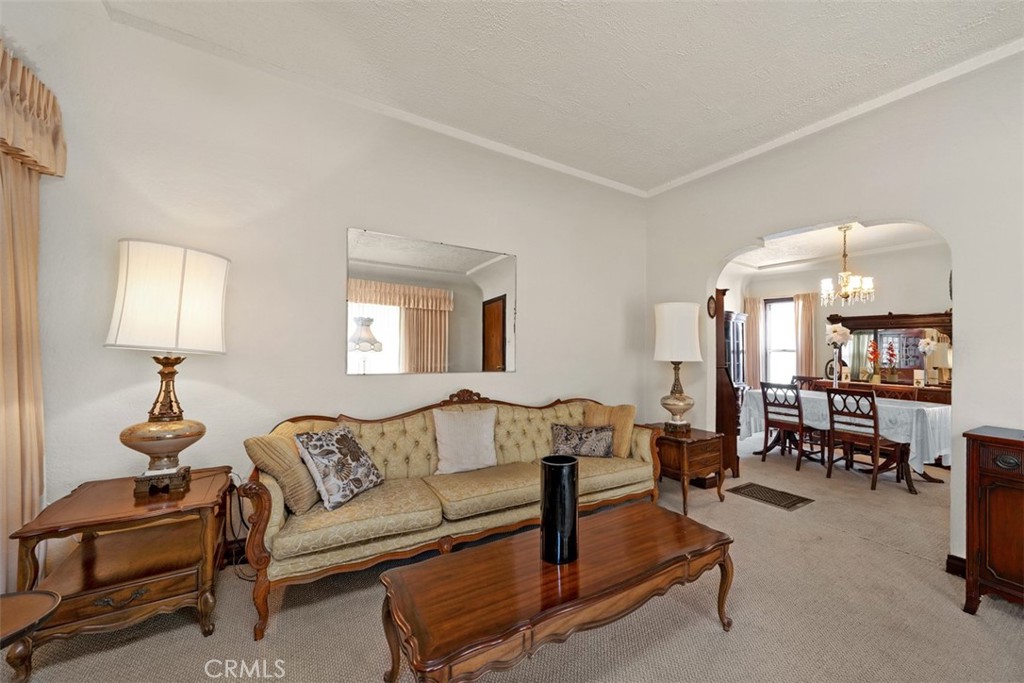 1847 W 68th Property Photo 3