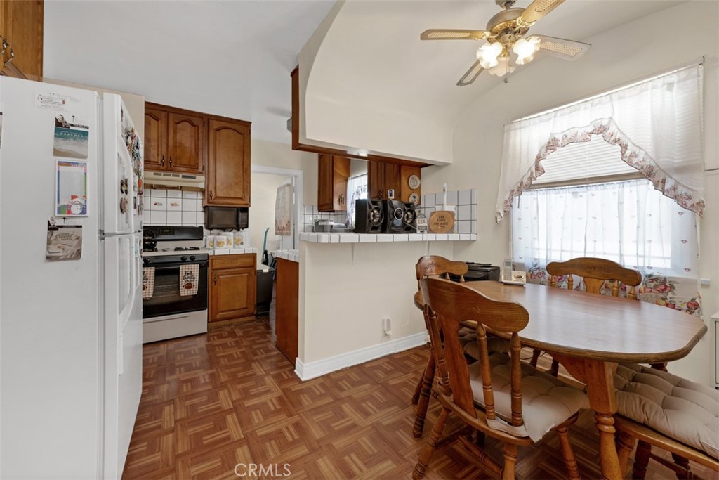 1847 W 68th Property Photo 10