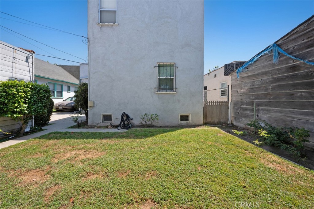1847 W 68th Property Photo 21