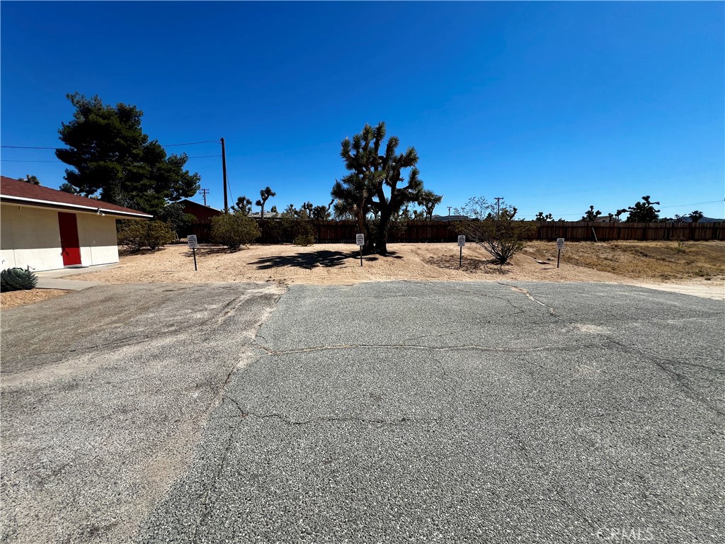 7328 Valley Vista Property Photo 6