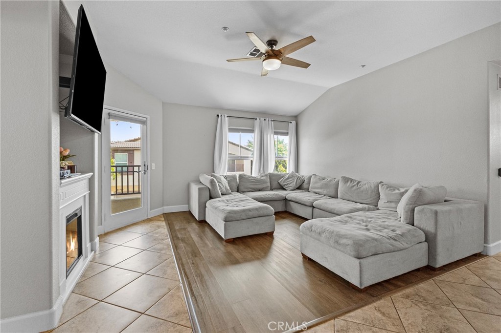 41710 Woodridge 2 Property Photo 2