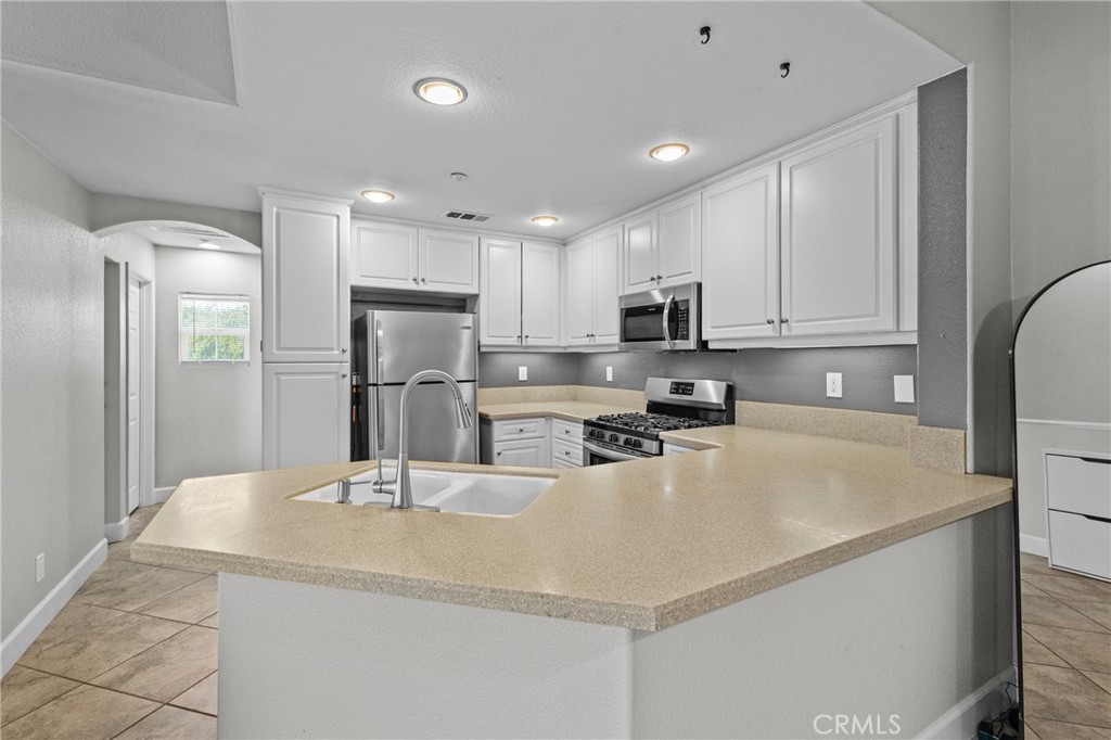 41710 Woodridge 2 Property Photo 4