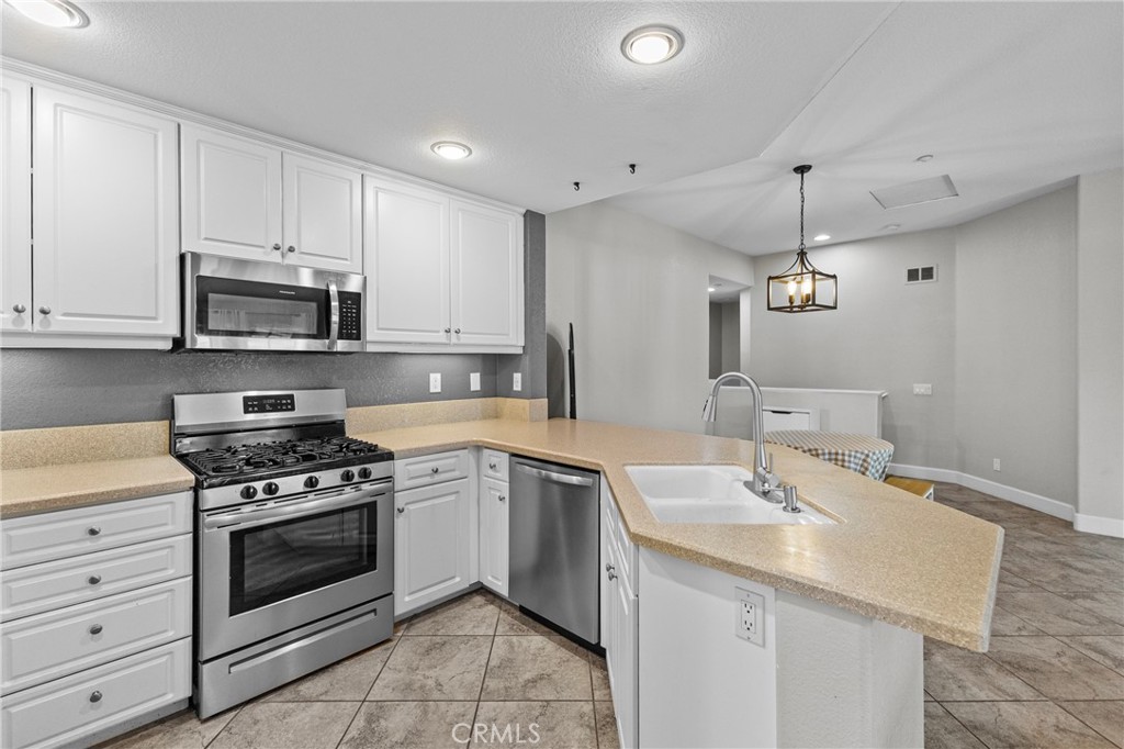 41710 Woodridge 2 Property Photo 5