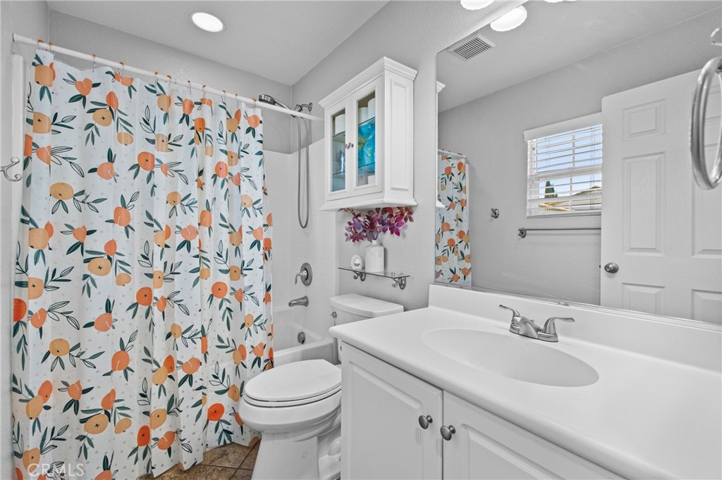 41710 Woodridge 2 Property Photo 12