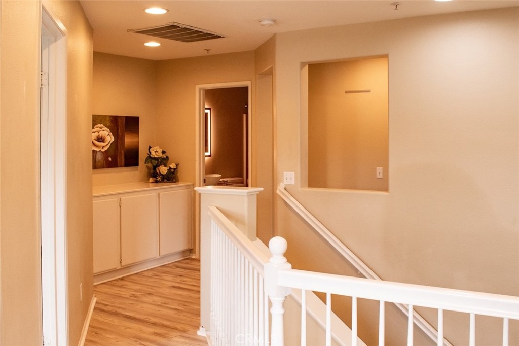33634 Emerson B Property Photo 13