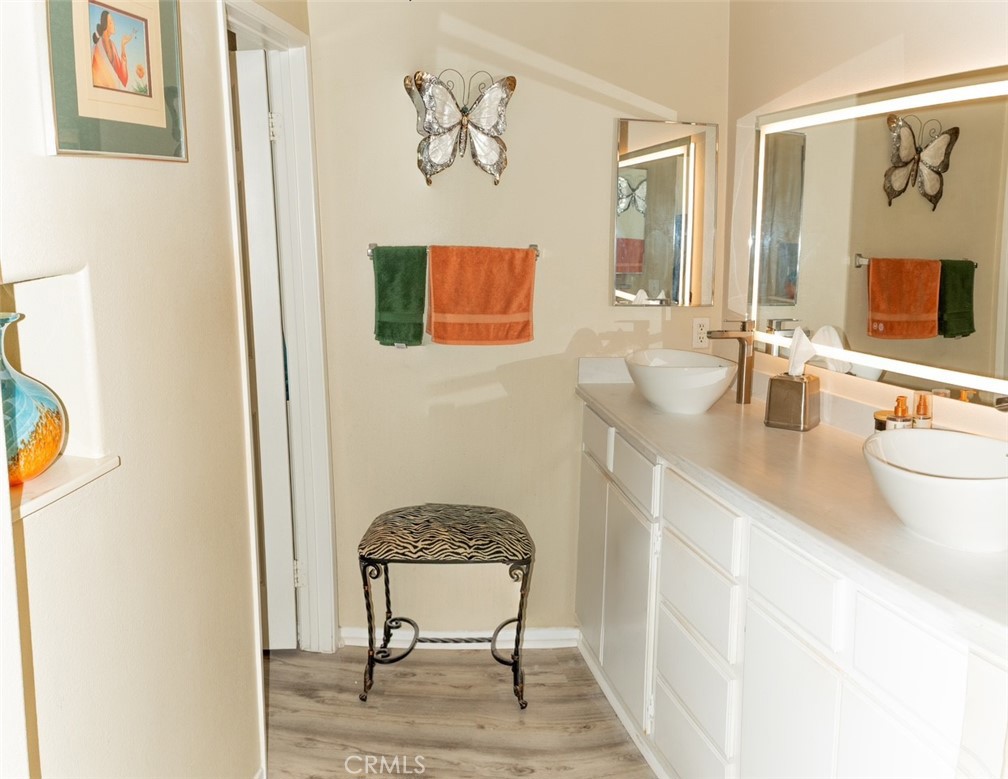 33634 Emerson B Property Photo 16