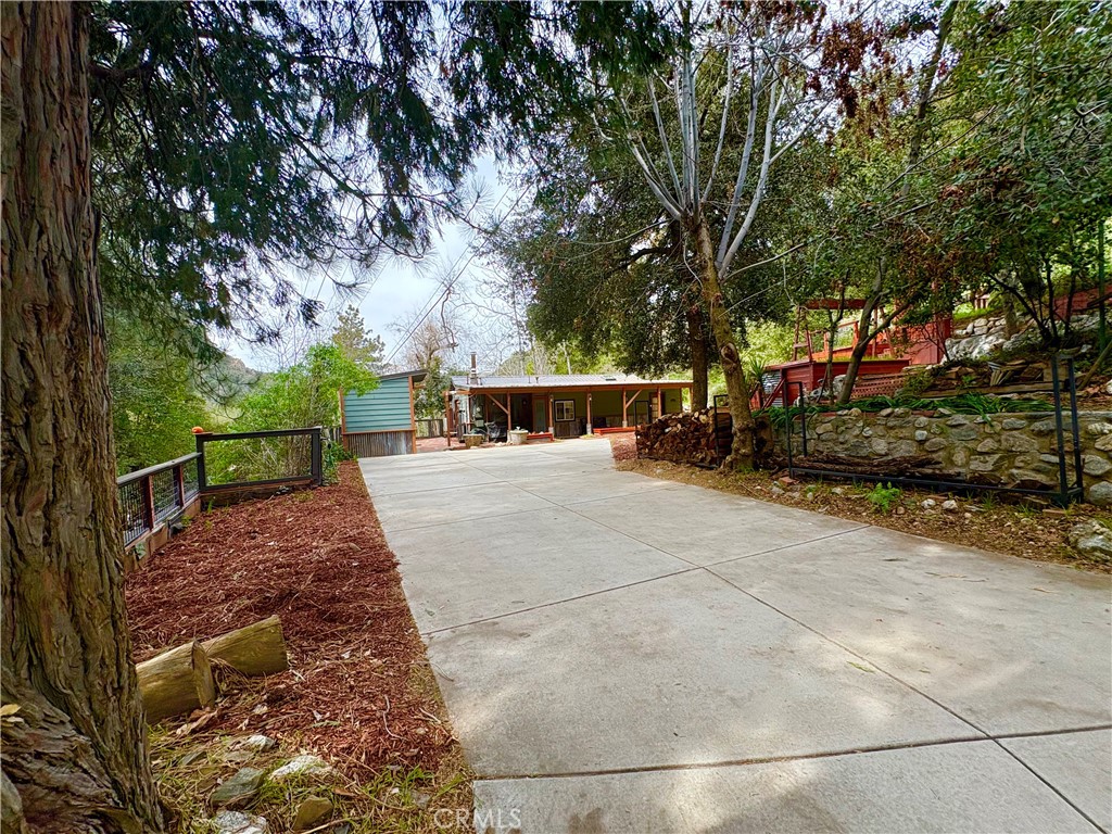 36750 Hilltop Property Photo 3