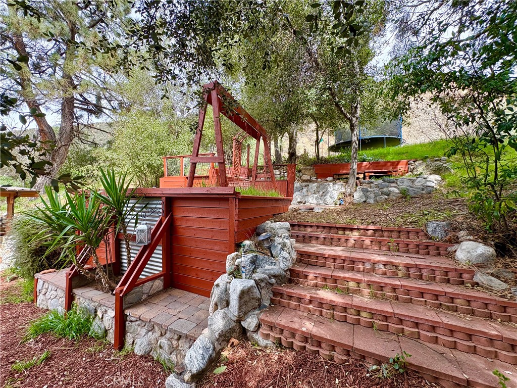 36750 Hilltop Property Photo 5