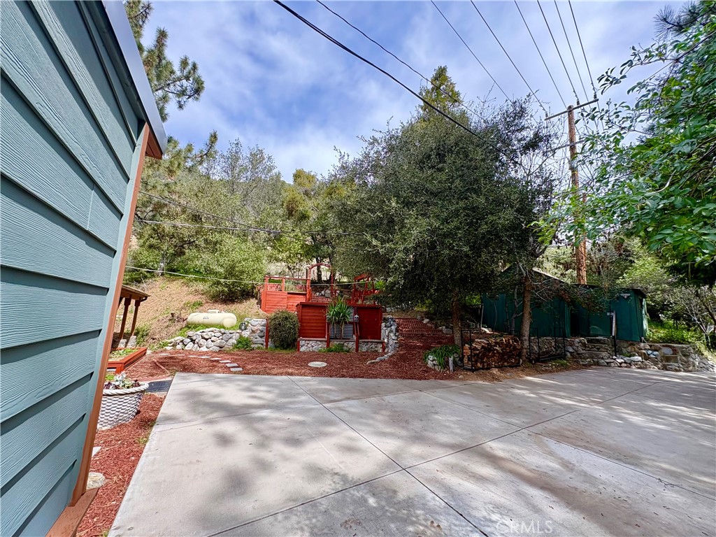 36750 Hilltop Property Photo 6