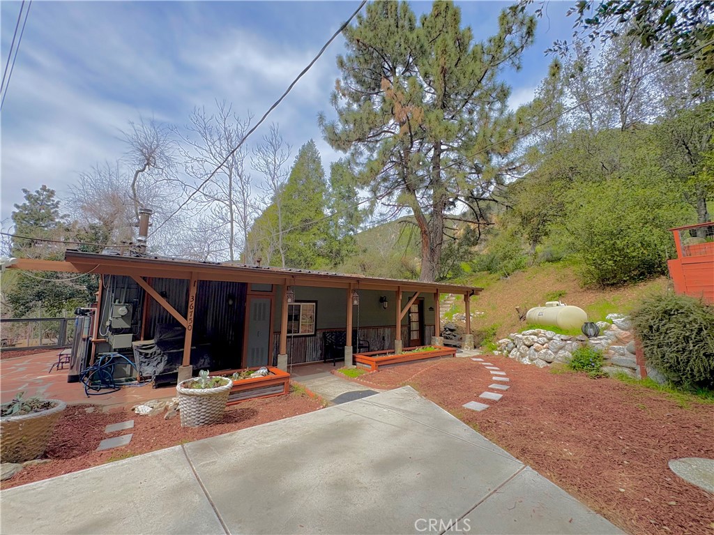 36750 Hilltop Property Photo 7