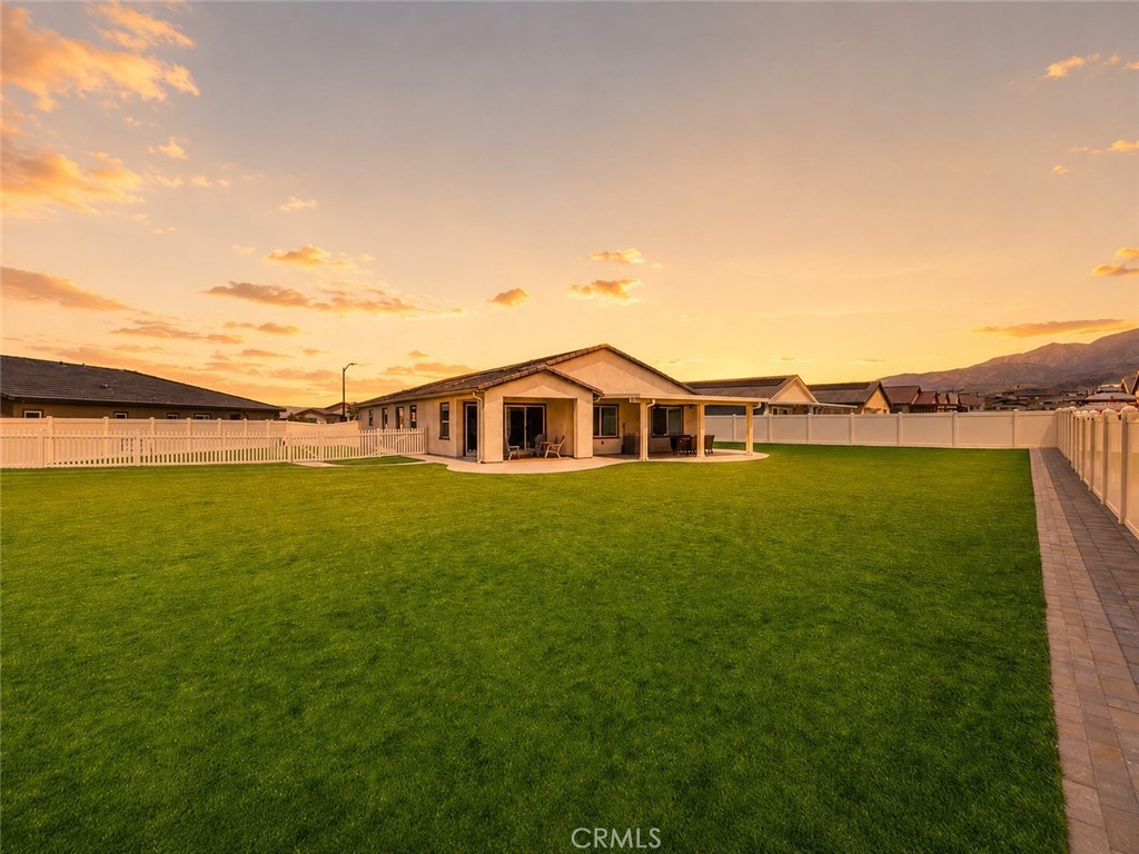 1560 Harmonie Property Photo 2
