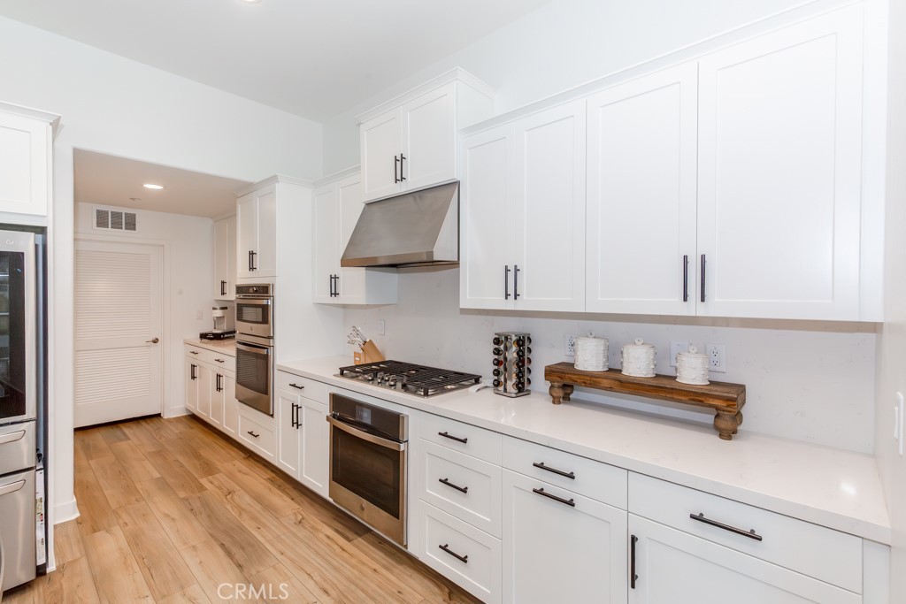 1560 Harmonie Property Photo 4