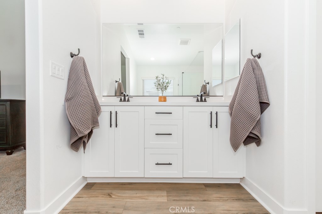 1560 Harmonie Property Photo 12