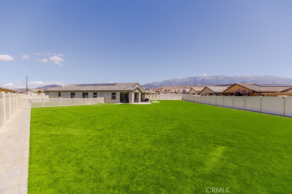 1560 Harmonie Property Photo 23