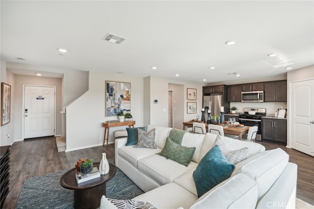 14080 Larissa Street Property Photo 8