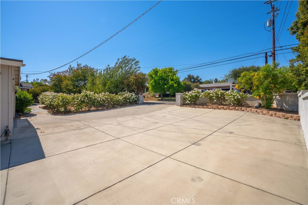1611 Hillcrest Property Photo 7