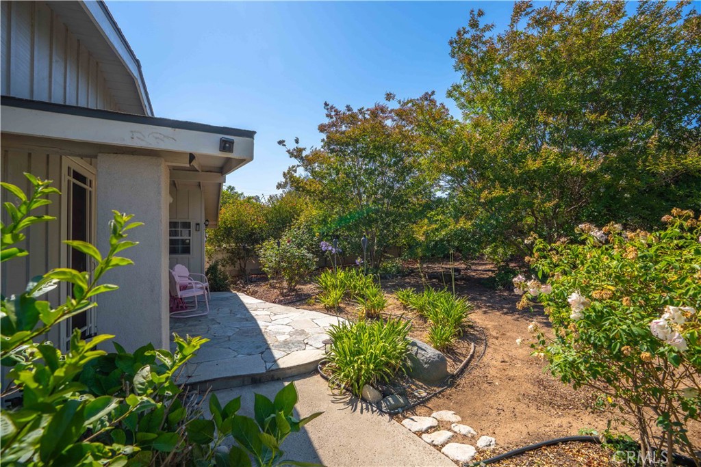 1611 Hillcrest Property Photo 9