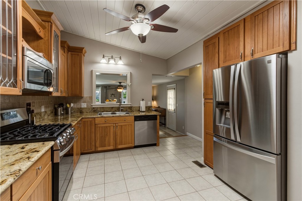 1611 Hillcrest Property Photo 18
