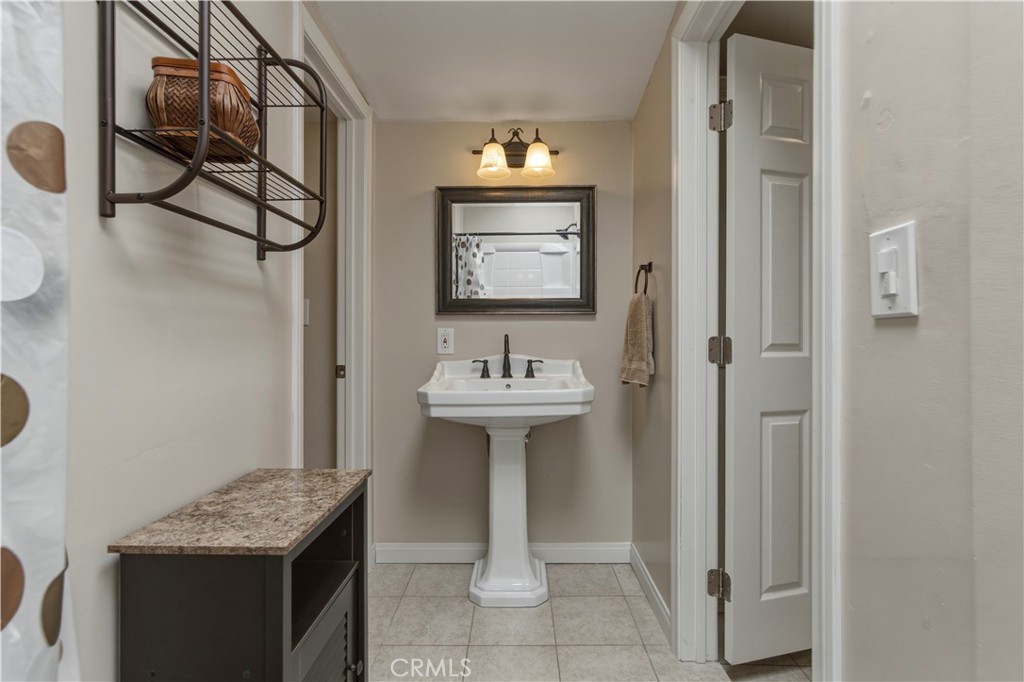 1611 Hillcrest Property Photo 38