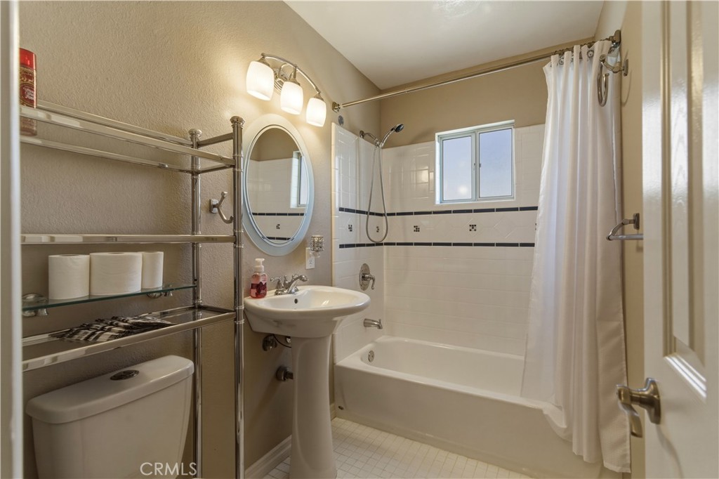 1611 Hillcrest Property Photo 46