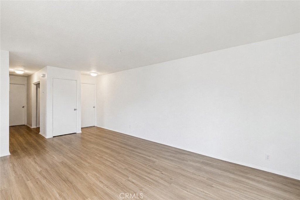 1022 Grape Property Photo 4