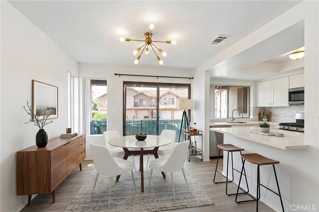 1022 Grape Property Photo 7