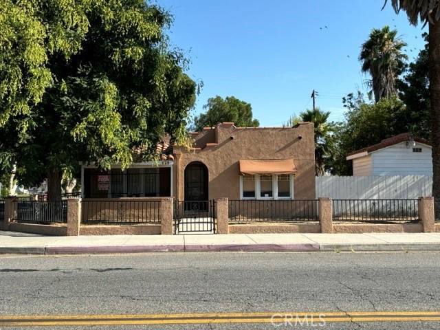 629 E Latham Avenue Property Photo 1