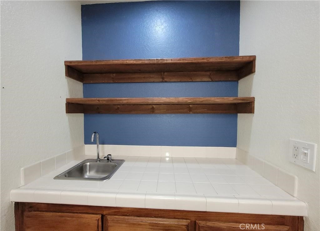 2624 Beech Tree Property Photo 7