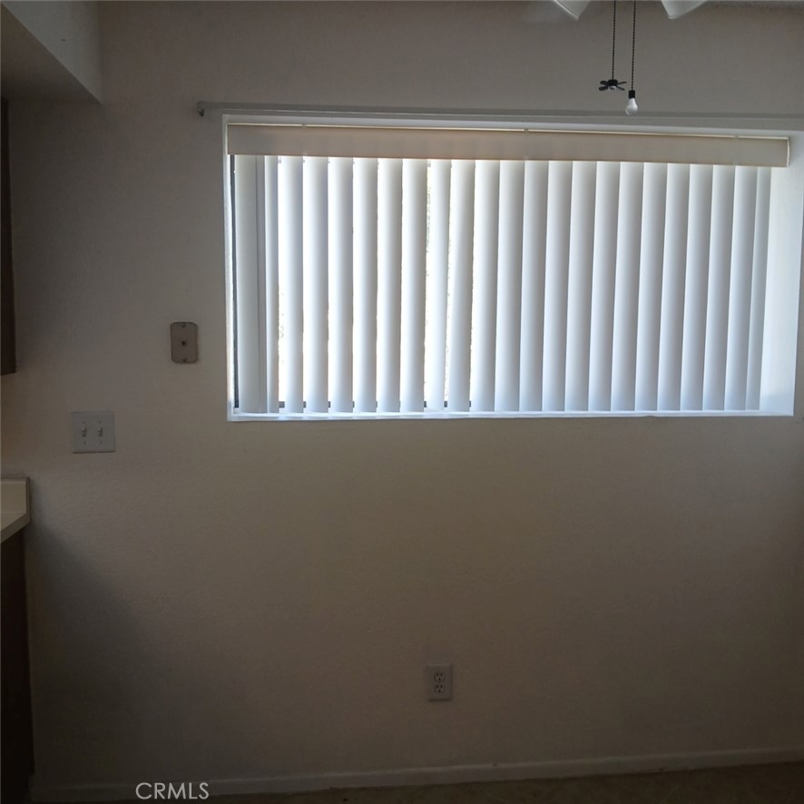 2439 West Acacia Avenue Property Photo 6