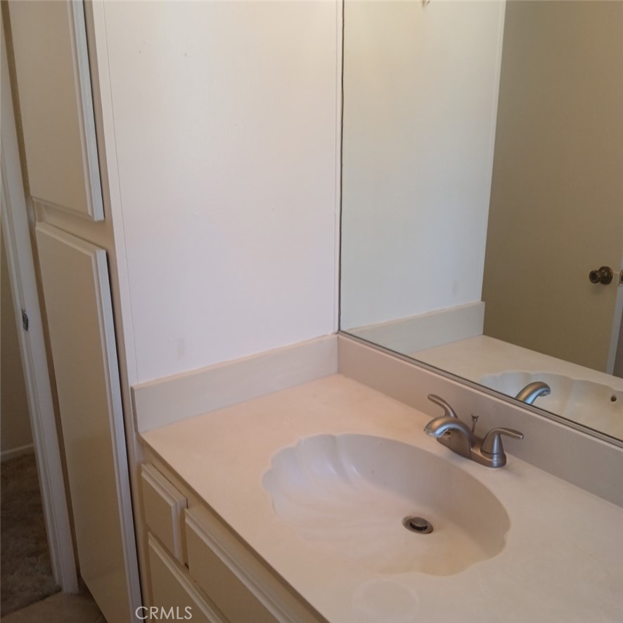 2439 West Acacia Avenue Property Photo 7
